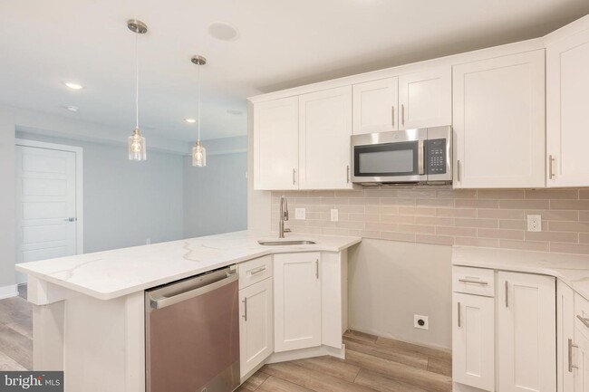 419 W Cumberland St-Unit -4 in Philadelphia, PA - Foto de edificio - Building Photo