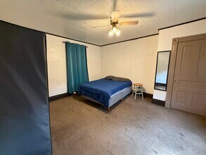 16 S 2nd St in Youngwood, PA - Building Photo - Building Photo