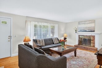 101 Longfellow Dr in Barnstable, MA - Building Photo - Building Photo