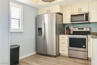 4534 SE 5th Pl in Cape Coral, FL - Building Photo - Building Photo