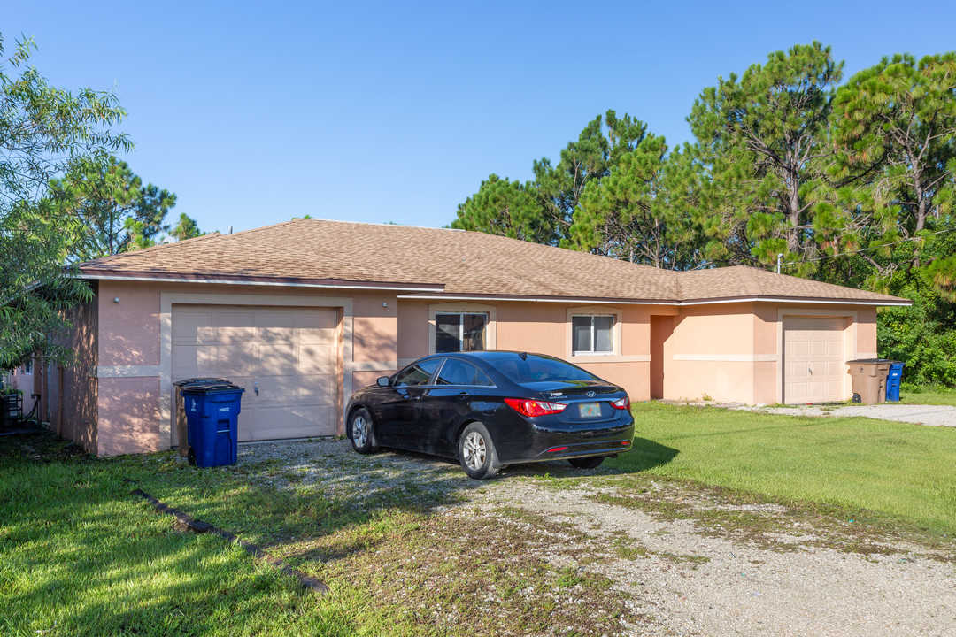 4437 24th St SW in Lehigh Acres, FL - Building Photo