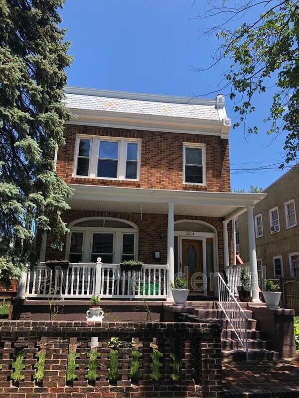 property at 2804 E Leigh St