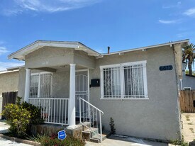 6610 6th Ave in Los Angeles, CA - Building Photo