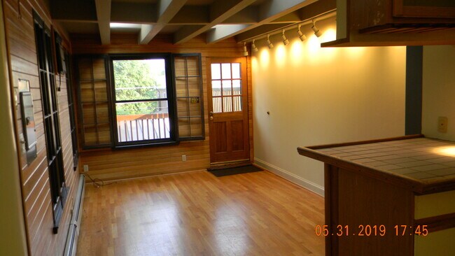 236 W Barnard St, Unit Apartment Two in West Chester, PA - Building Photo - Building Photo