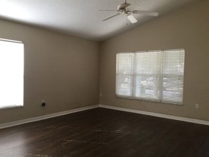 959 Mayfair St in Eustis, FL - Foto de edificio - Building Photo