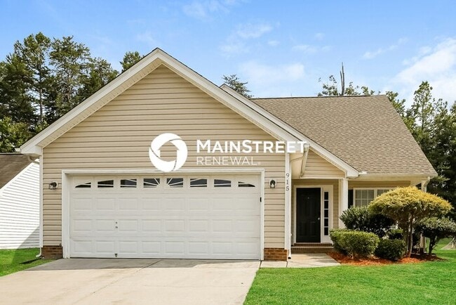 property at 915 Meadow Oak Dr