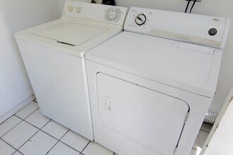 459 N Alfred St in Los Angeles, CA - Building Photo - Building Photo