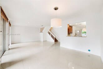 5127 NW 102nd Ct in Doral, FL - Building Photo - Building Photo