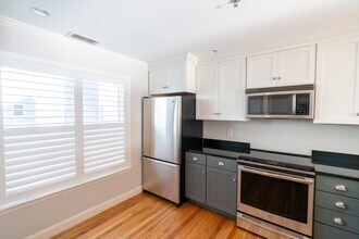 606 Chandlers Wharf in Portland, ME - Building Photo - Building Photo