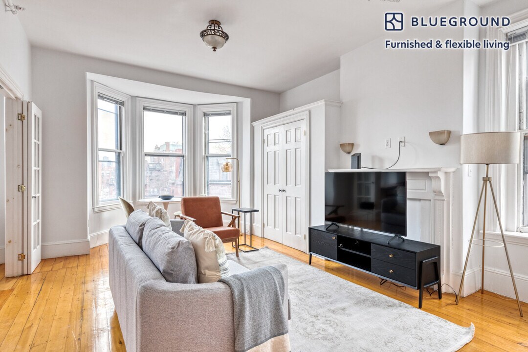 11 Hereford St-Unit -FL4-ID559 in Boston, MA - Building Photo