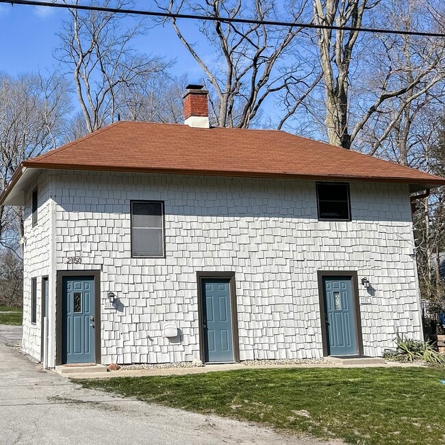 2150 E 75th St, Unit B in Indianapolis, IN - Foto de edificio - Building Photo