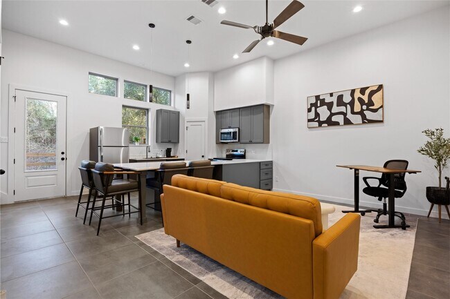 13838 Bee Flower Ln in Cypress, TX - Foto de edificio - Building Photo