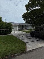 675 NE 93rd St in Miami Shores, FL - Building Photo