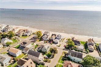 22 Ocean Ave in Milford, CT - Building Photo - Building Photo