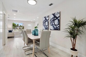 4220 SW 21st St in West Park, FL - Foto de edificio - Building Photo