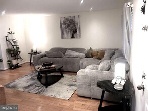 2011 Quiet Creek Ct in Woodbridge, VA - Building Photo - Building Photo