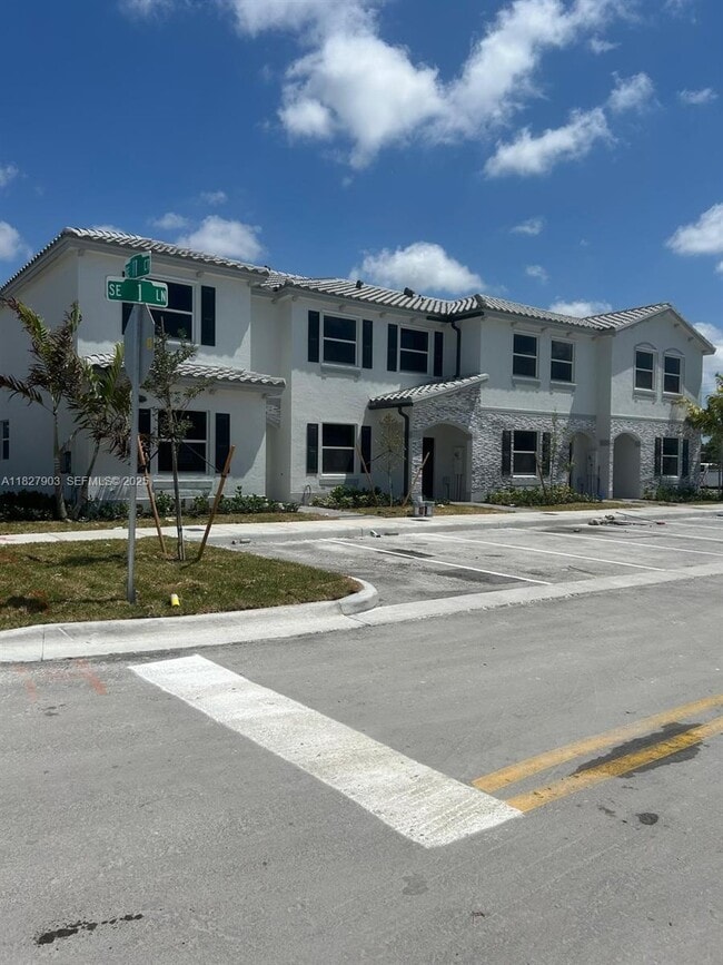 property at 1172 SE 1st Ave