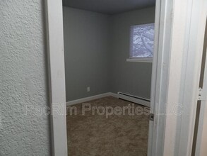 8831 Cordell Cir in Anchorage, AK - Building Photo - Building Photo