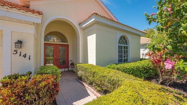 5141 Flagstone Dr in Sarasota, FL - Foto de edificio - Building Photo