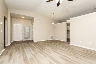 1912 Windsor Oak Dr in Apopka, FL - Building Photo - Building Photo