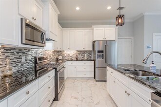 223 Frawley St in Houston, TX - Building Photo - Building Photo