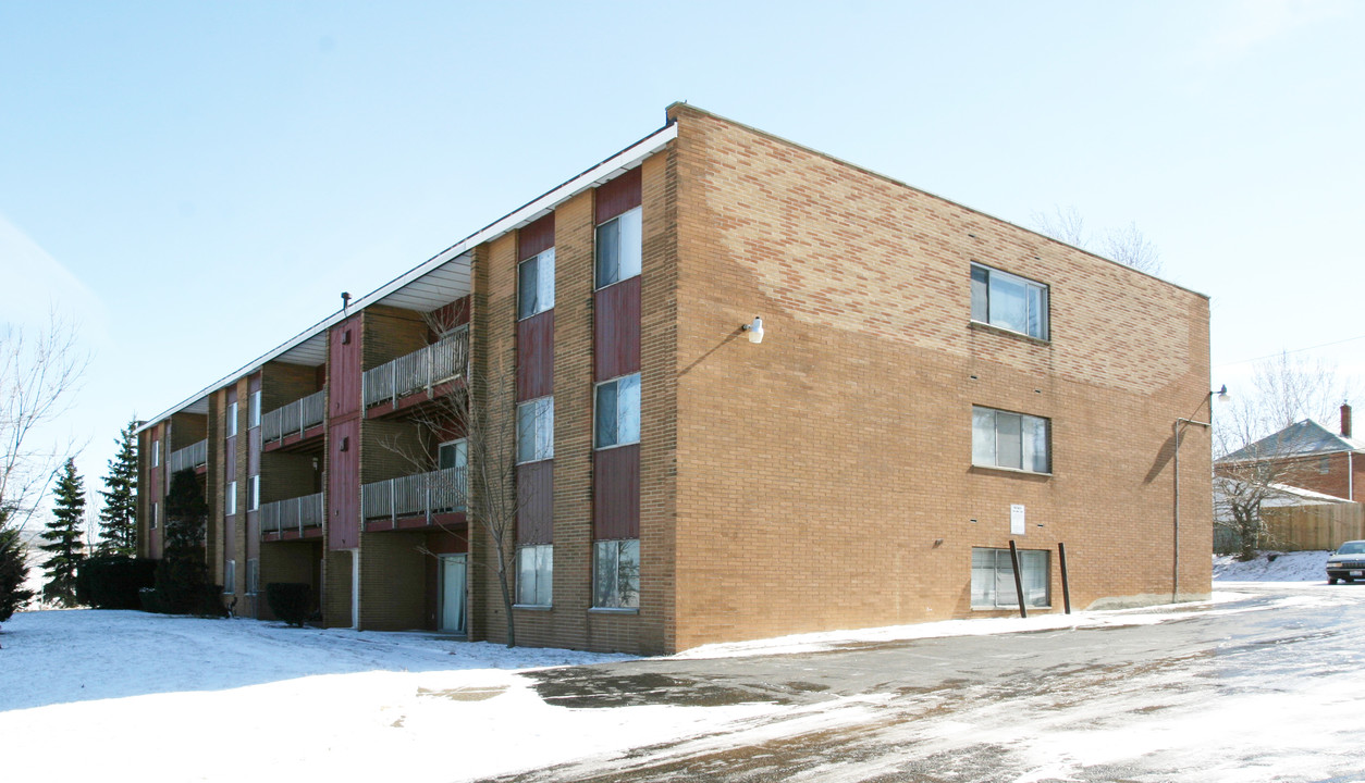 Parkhill Apartments in Euclid, OH - Building Photo