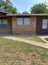 230 Schmeltzer Ln in San Antonio, TX - Building Photo - Building Photo