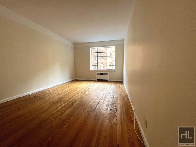 property at 17 E 67th St
