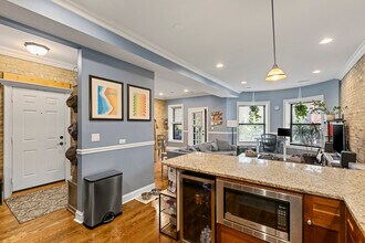 5219 N Winthrop Ave, Unit 2N in Chicago, IL - Building Photo - Building Photo