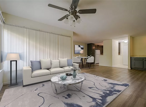 10400 Caminito Cuervo in San Diego, CA - Building Photo - Building Photo