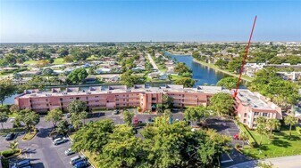 9150 Lime Bay Blvd in Tamarac, FL - Building Photo