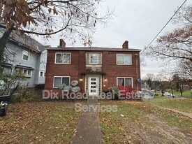 2390 Harrison Ave in Cincinnati, OH - Building Photo