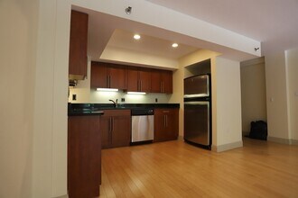 1600 Beacon St, Unit 502 in Brookline, MA - Foto de edificio - Building Photo