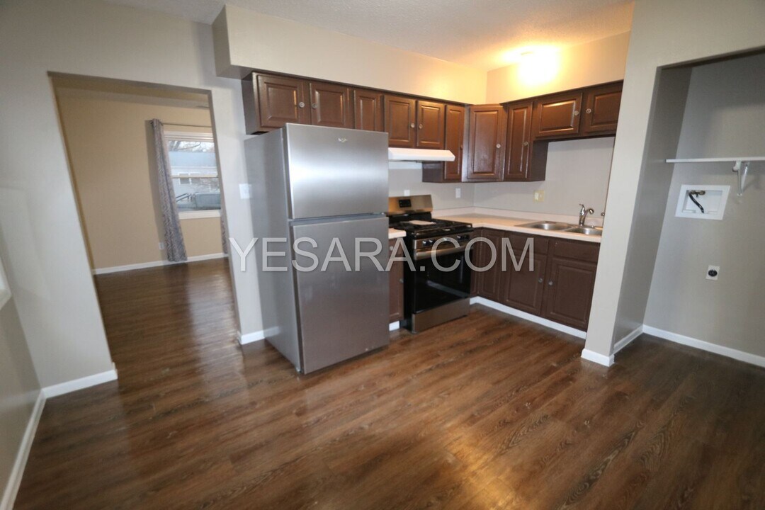 103-103 Hayes Ct in Burlington, IA - Building Photo