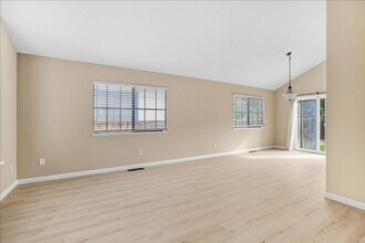 924 Shellwood Way in Sacramento, CA - Building Photo - Building Photo