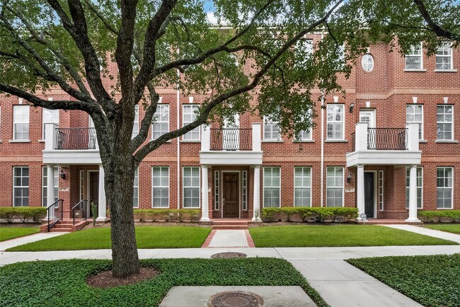 property at 15 Islewood Blvd