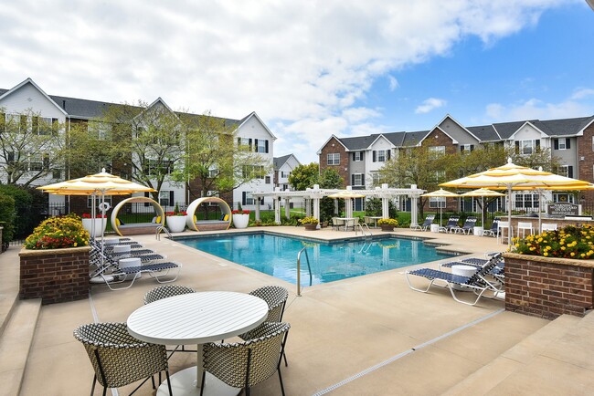 Woodbury Park at City Centre in Woodbury, MN - Foto de edificio - Building Photo