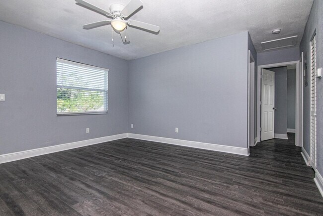 107 Karde Ln in Brandon, FL - Building Photo - Building Photo