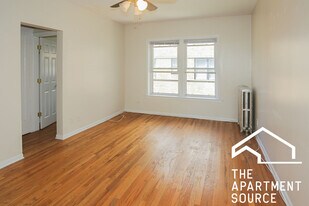 3912 N Pine Grove Ave, Unit 3w in Chicago, IL - Building Photo