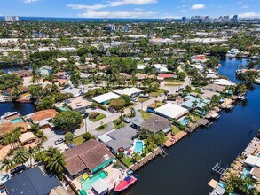 2225 NE 20th Ave in Wilton Manors, FL - Building Photo - Building Photo