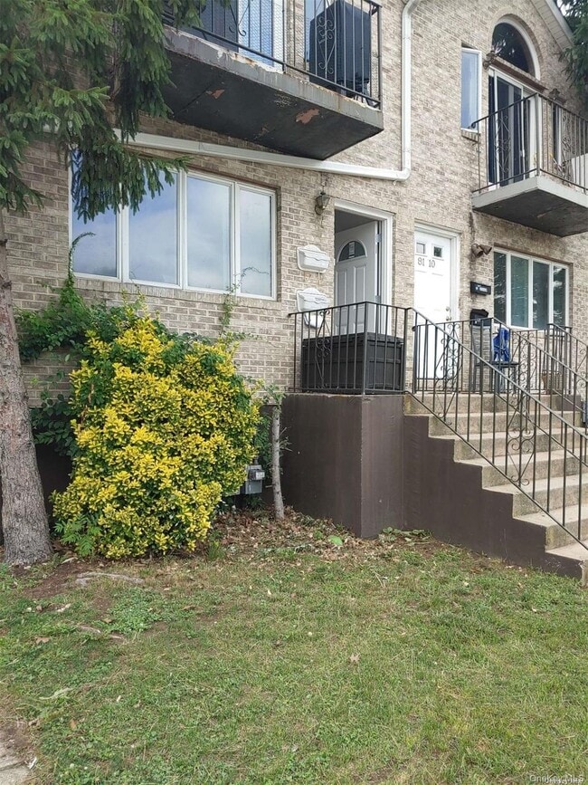 81-12 Commonwealth Blvd