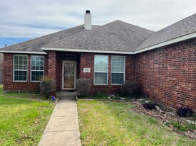 1738 Summerwood Ln in Cedar Hill, TX - Building Photo