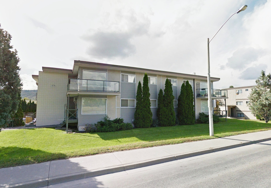 Delereda Apartments in Kamloops, BC - Building Photo