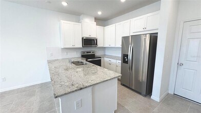 2327 Garden Belle Dr in Clermont, FL - Building Photo - Building Photo