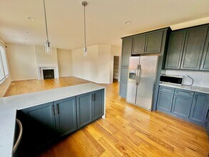 124 Homer Ave SW in Pacific, WA - Building Photo - Building Photo