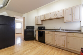 4754 N Lincoln Ave, Unit 2 in Chicago, IL - Building Photo - Building Photo