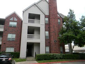 1330 Old Spanish Trl in Houston, TX - Building Photo