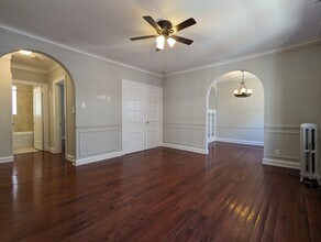 546 W Surf St, Unit 542.5-1S in Chicago, IL - Building Photo - Building Photo