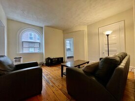 186 Naples Rd, Unit 3 in Brookline, MA - Building Photo