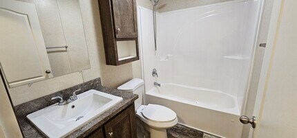 4 Arbor Ln in Belleville, MI - Building Photo - Building Photo